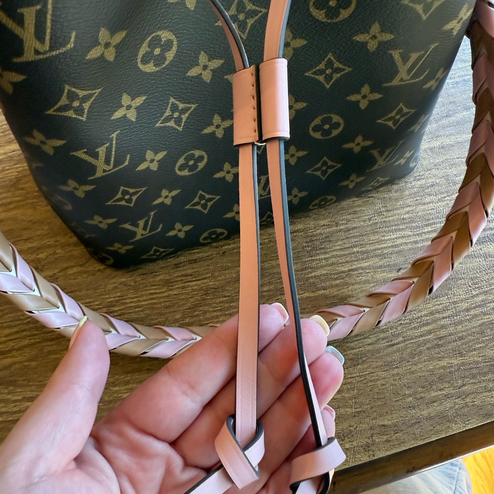 Louis Vuitton Monogram Drawstring Bucket Bag in Brown with Pink Trim - Picture 5 of 10